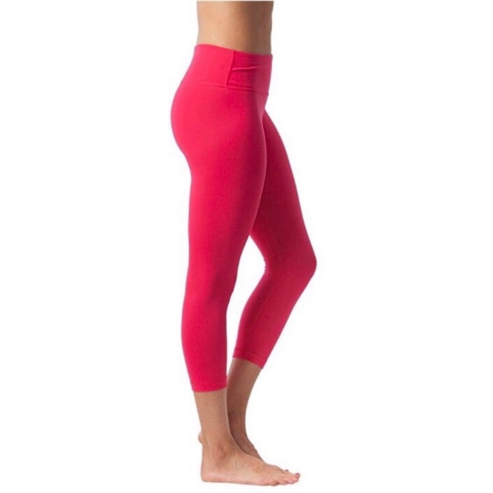 Capri leggings  90 degree by reflex NWOT hot pink